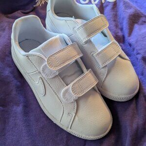 Nike kids size 12* NEW *